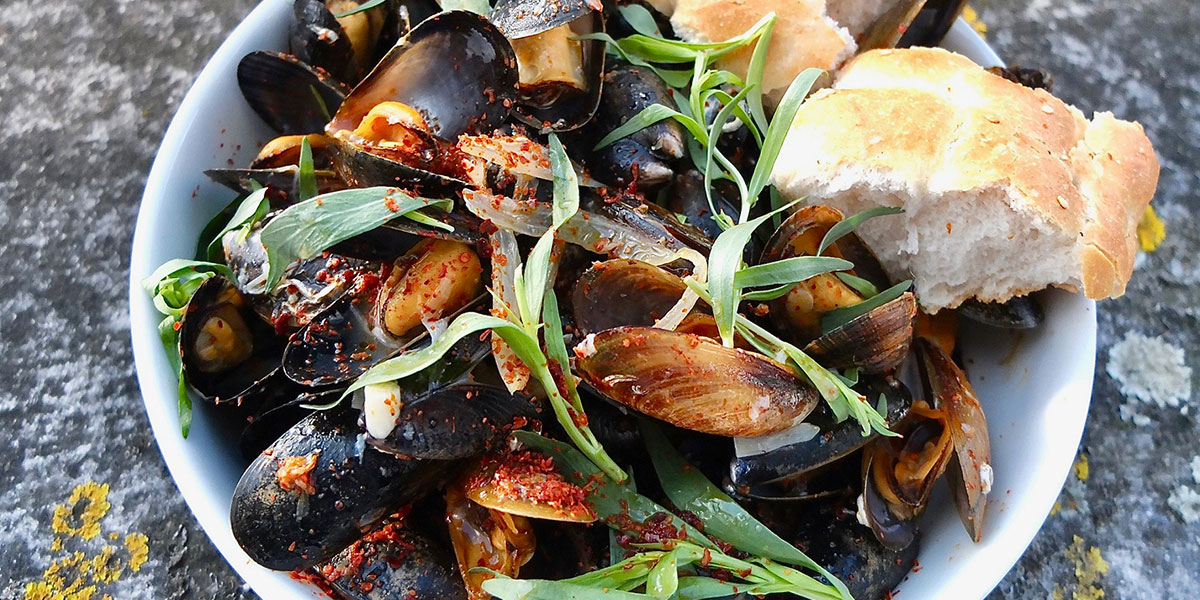 BBQ Mussels with Anise and Turkish Chilli